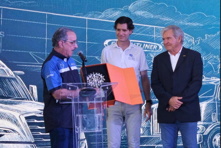 Camiones Especiales, distribuidor oficial de Daimler Truck México es reconocida. | Zurita.
