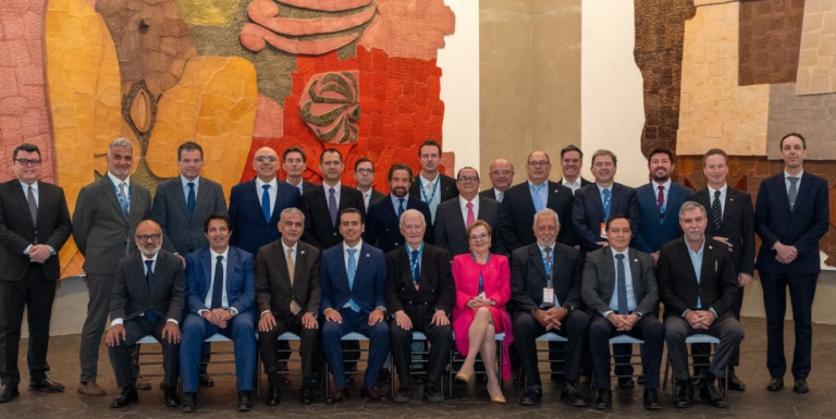 AMDA, ANPACT y AMIA firman por renovación y certidumbre fiscal en Declaración de Quito