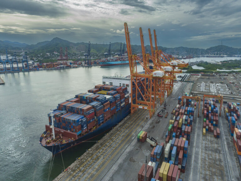 Manzanillo aumenta 9.2% movimiento de contenedores entre enero-mayo 2026